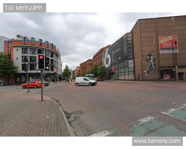 现代足球明星全景解析与成就回顾,探索他们的传奇故事与影响力 现代足球明星全景解析与成就回顾,探索他们的传奇故事与影响力