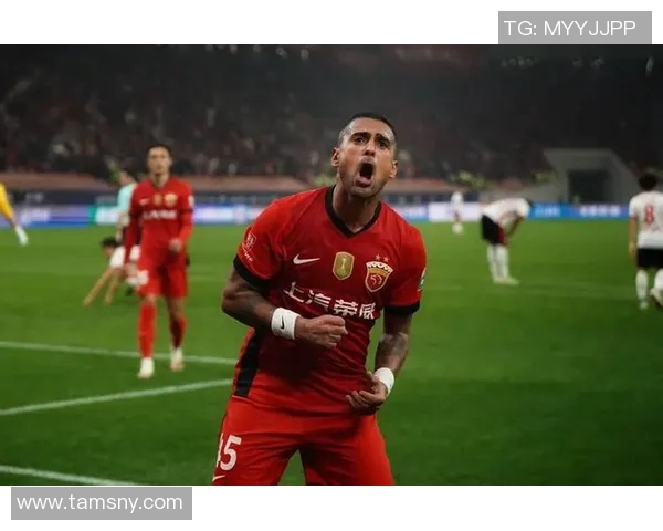 莱昂纳多足球明星的精彩瞬间与背后的奋斗故事