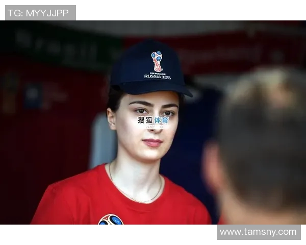俄罗斯美女与足球明星的浪漫故事揭示了体育与爱情的完美结合