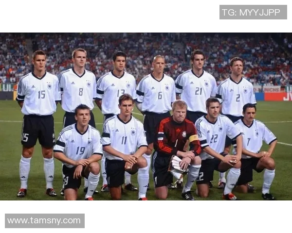 德国足球传奇人物回顾曾经的明星球员与他们的辉煌成就